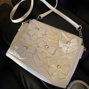 White betsey Johnson crossbody purse